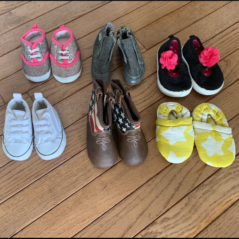LOT OF 6 pairs of baby shoes: Converse, Robeez, Cowgirl boots